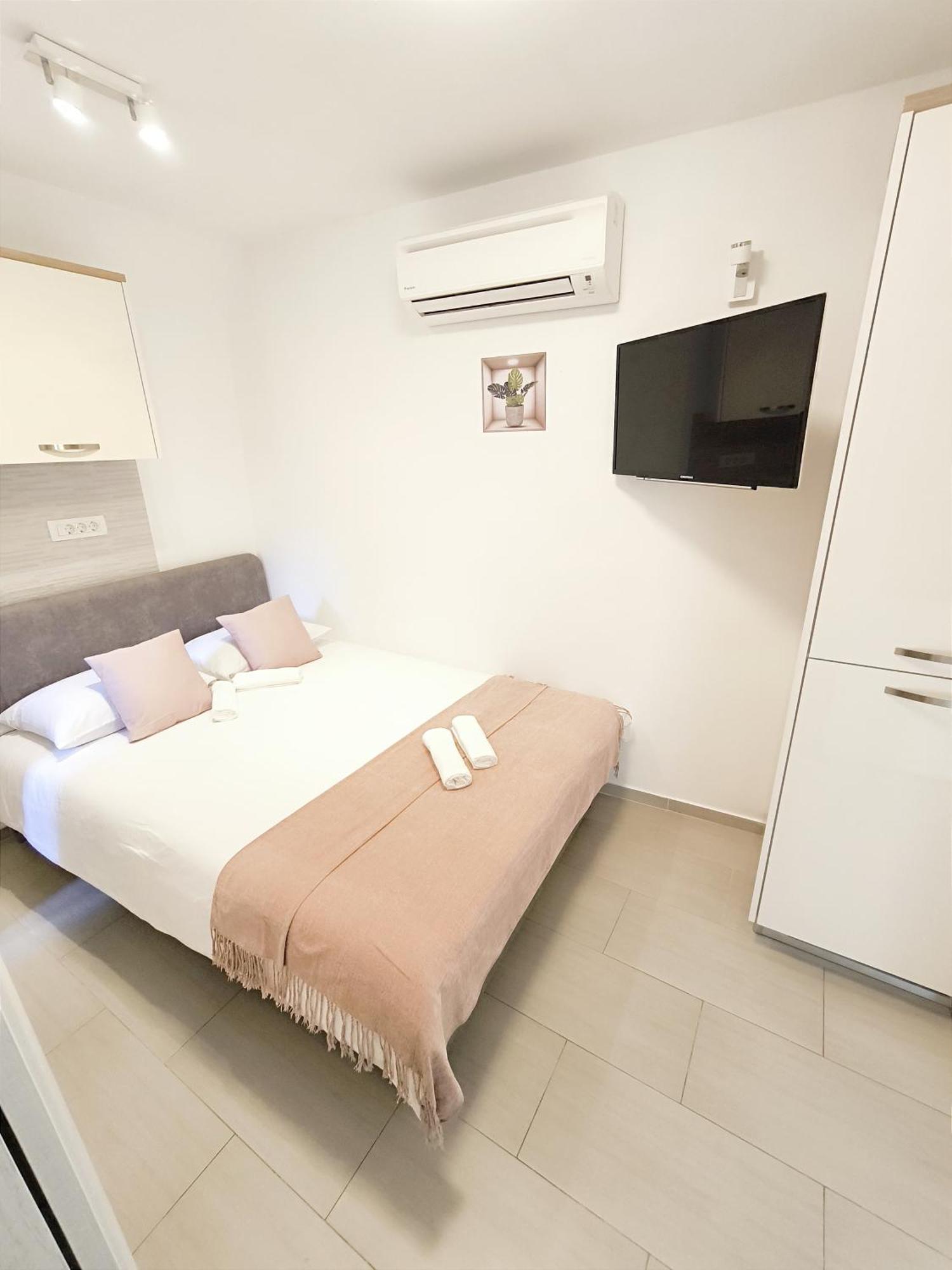 Central Apartment & Room Niko ספליט מראה חיצוני תמונה
